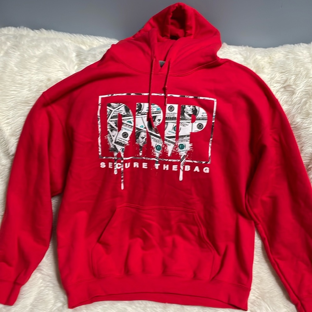 New with no tags large men’s Gildan hoodie